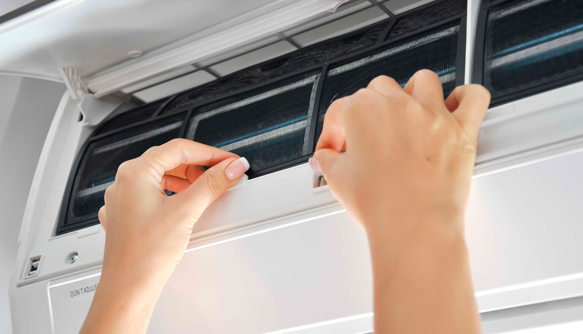 Higienização de Ar Condicionado - Tudo o que sua empresa precisa saber para economizar dinheiro e ter um ambiente limpo e seguro